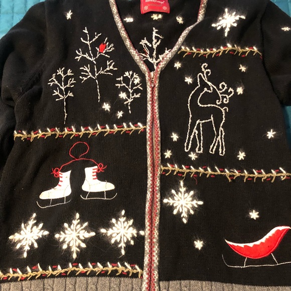 Adorable Christmas sweater skates snowflake size large - Picture 1 of 4